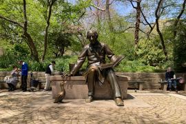 Памятник Хансу Кристиану Андерсену в Нью-Йорке